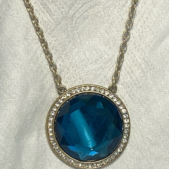 Danielle Stevens Nwcklace - Picture 2 of 5